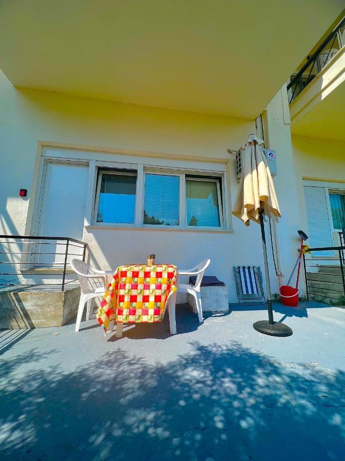 Kalamitsa Apartment By The Beach Kavala Exterior foto